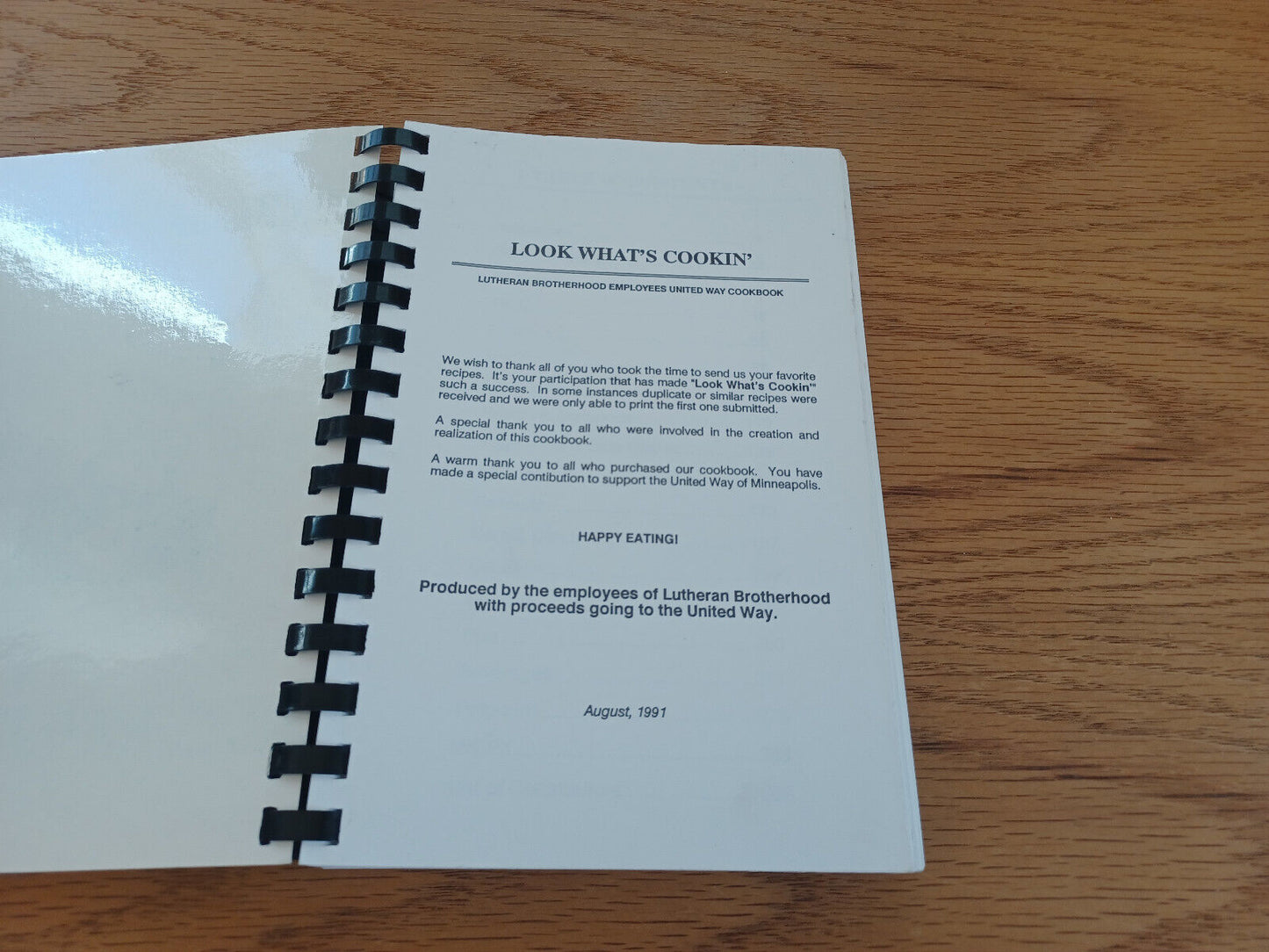 Look What'S Cookin' Lutheran Brotherhood Employees' United Way Cookbook 1991