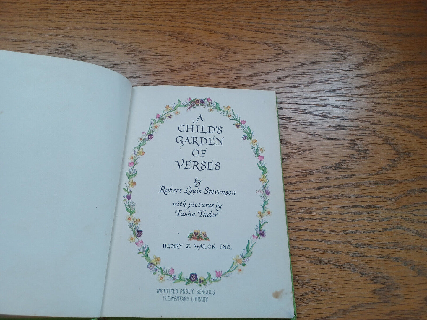 A Child'S Garden Of Verses By Robert Louis Stevenson 1947