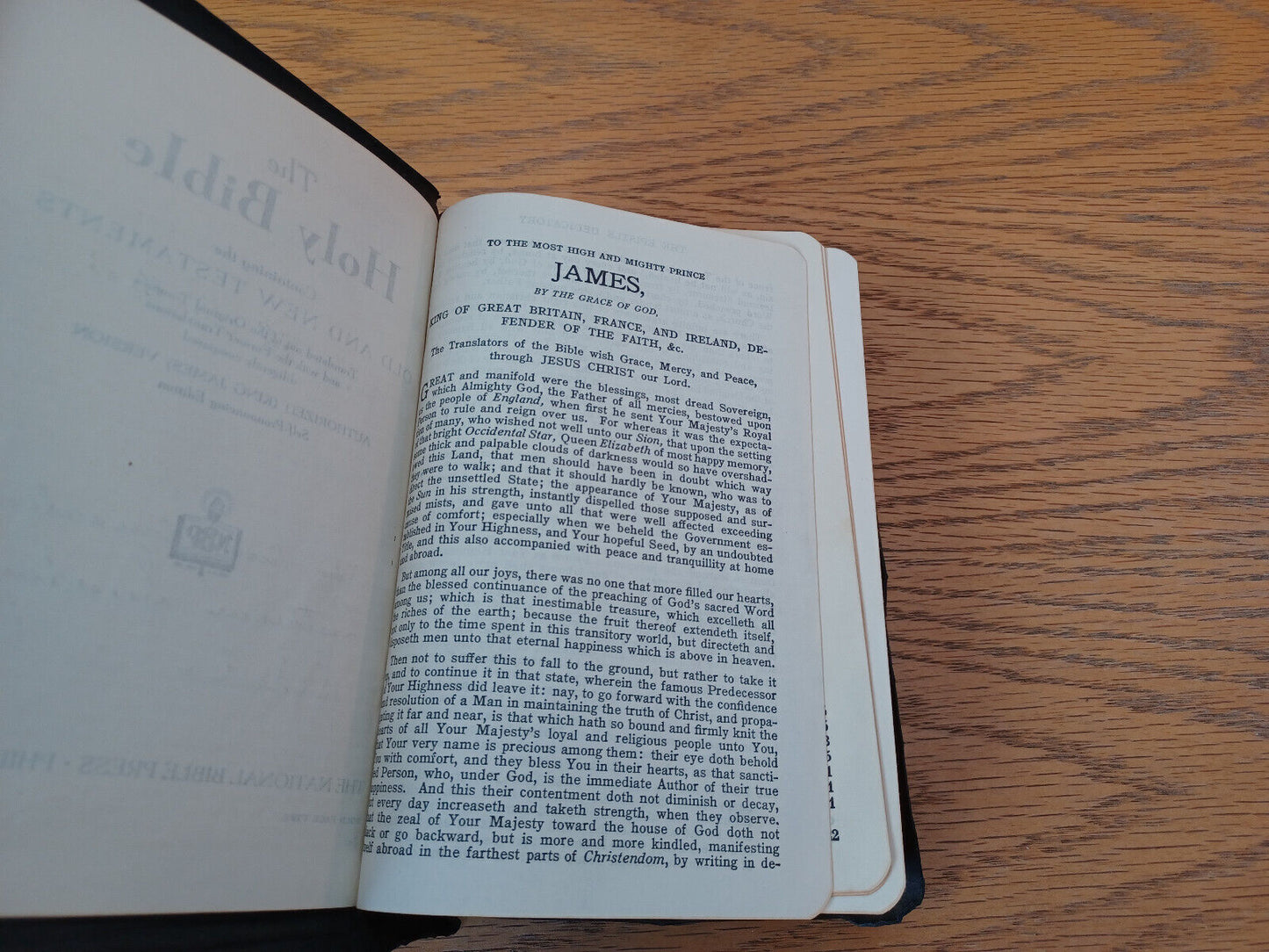 Holy Bible Self Pronouncing Authorized King James Version National Bible Press