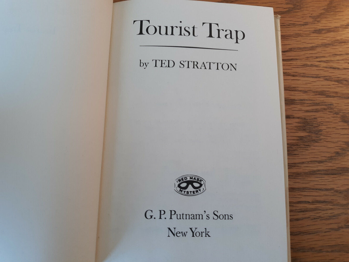 Tourist Trap Ted Stratton 1975 Hardcover Dust Jacket G. P. Putnam's Sons