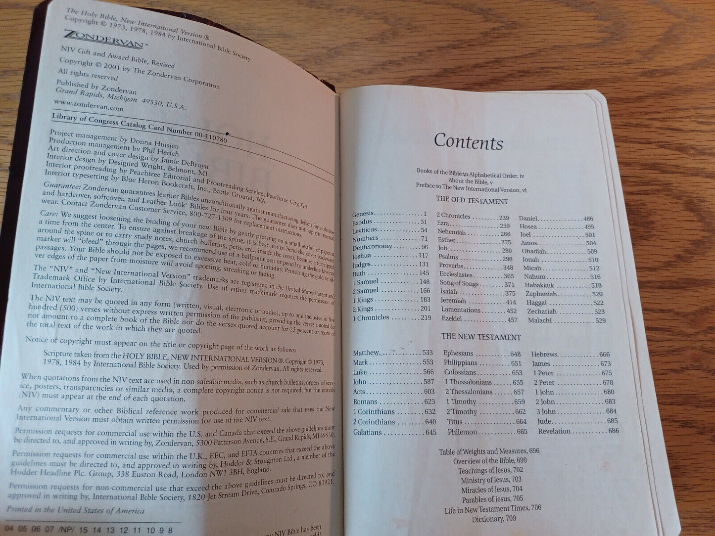Holy Bible New International Version With Helps Red Letter 2001 Zondervan