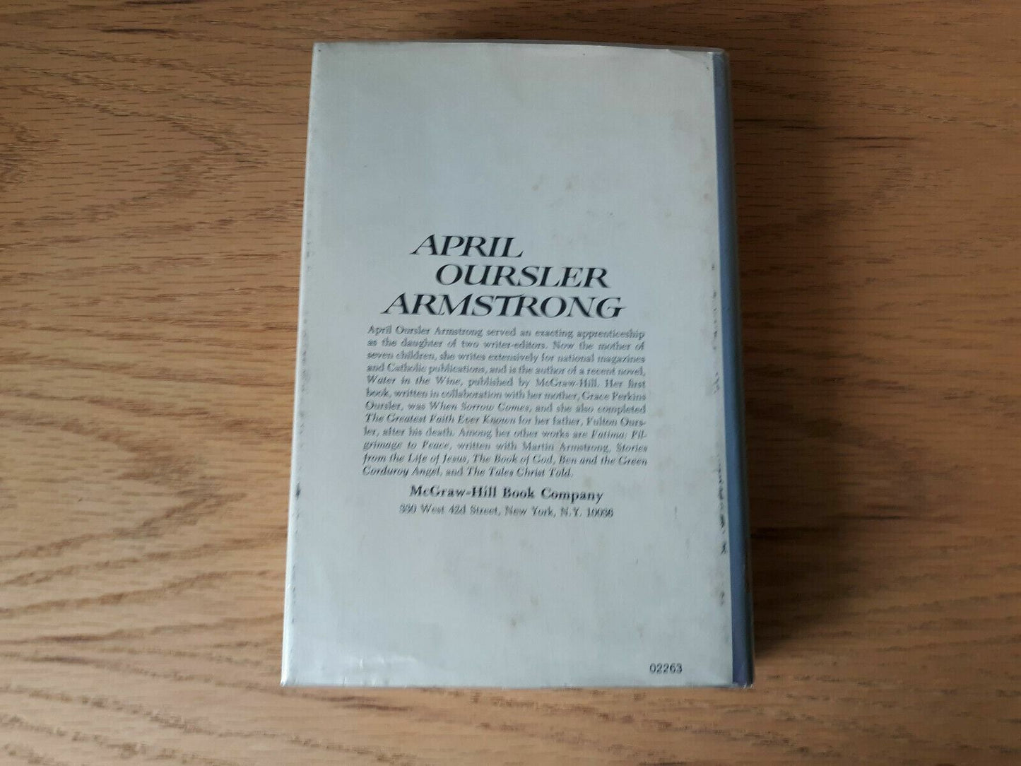 1965 House With A Hundred Gates Hardcover Book By April Armstrong 1st Edition