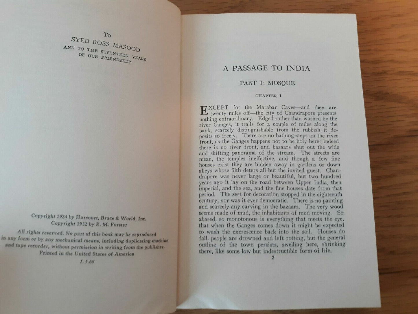 A Passage to India - E.M. Forester 1952 - A Harvest Books. Paperback