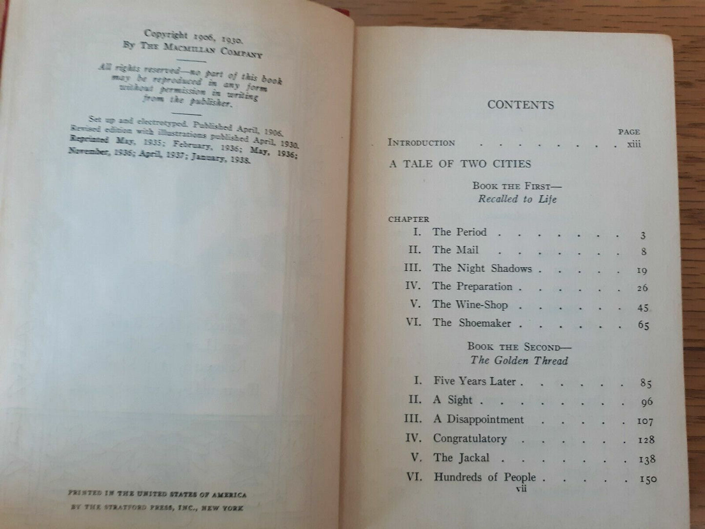 A Tale of Two Cities Charles Dickens - Macmillan Company - 1938