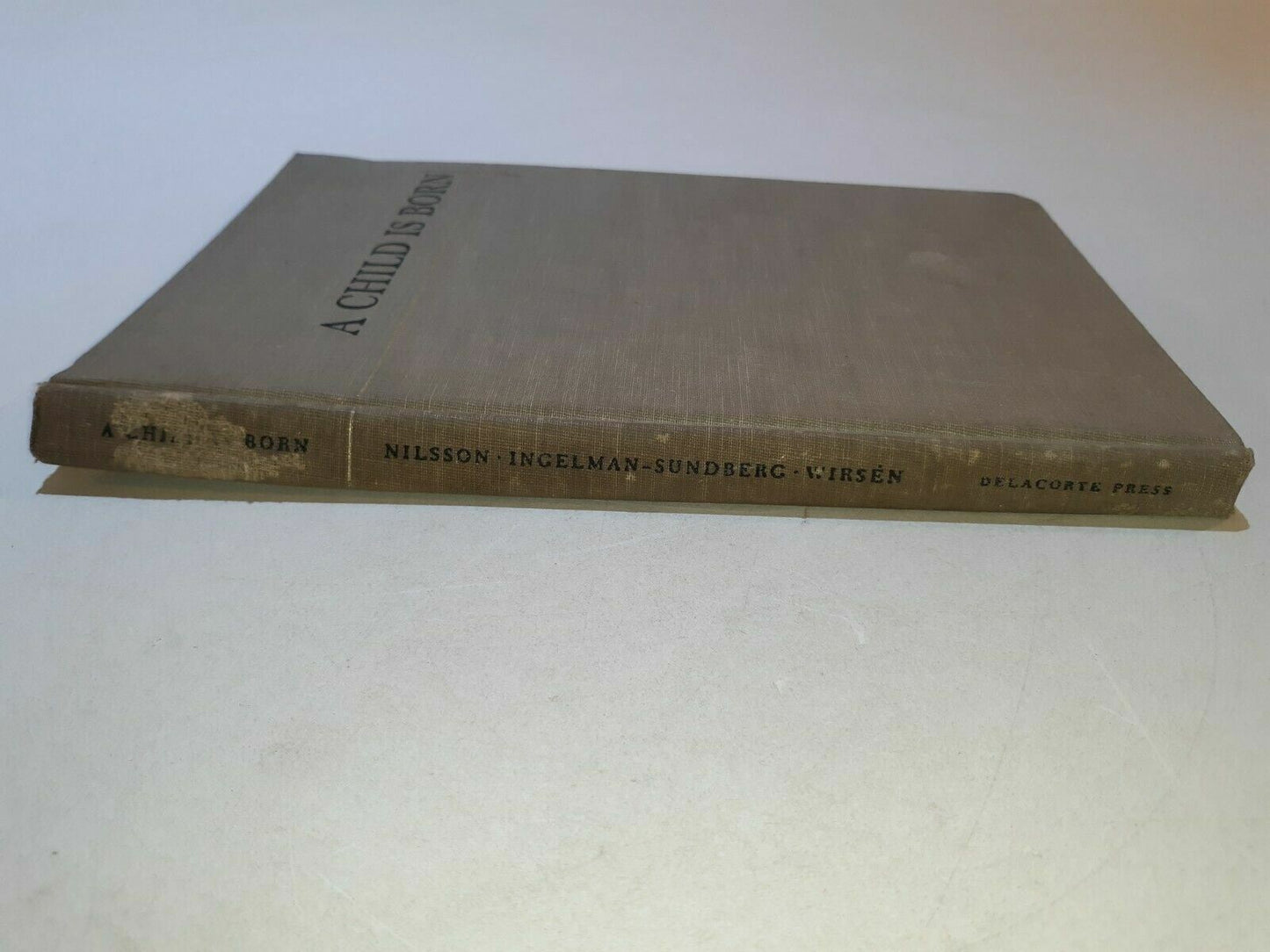 A CHILD IS BORN Drama of Life Before Birth 1966 Lennart Nilsson First US Edition