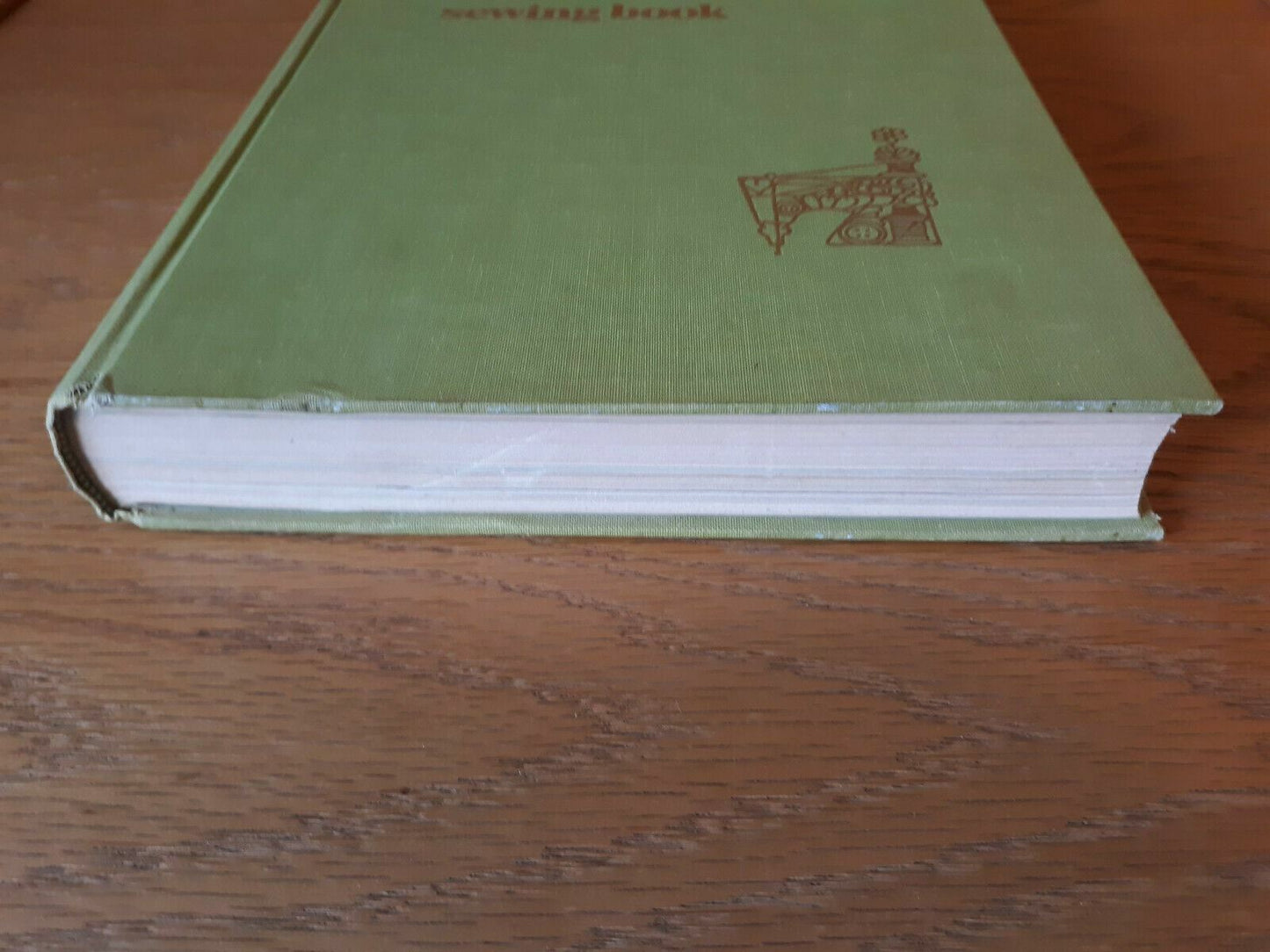 Vintage Singer Sewing Book 1972 Hardcover Jessie Hutton Gladys Cunningham