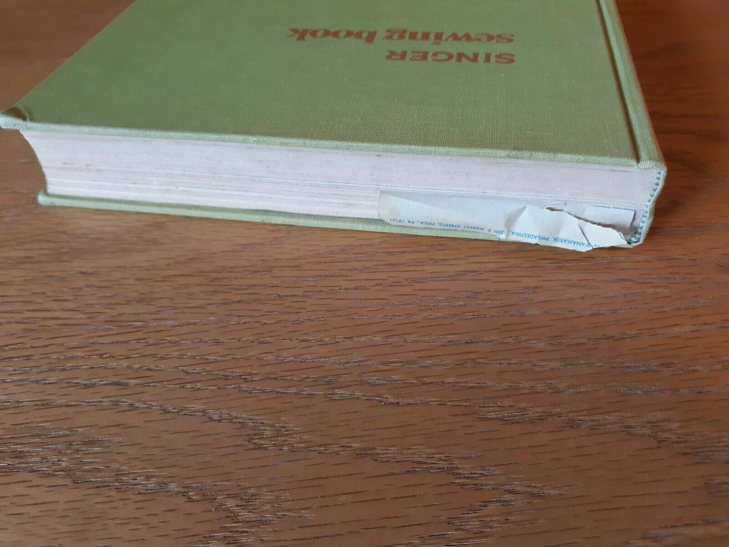 Vintage Singer Sewing Book 1972 Hardcover Jessie Hutton Gladys Cunningham