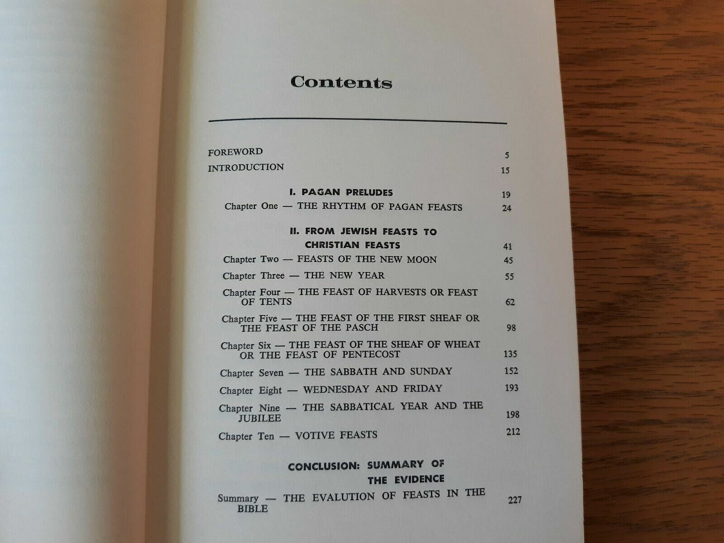 A feast in honor of Yahweh Hardcover 1965 by Thierry Maertens Fides