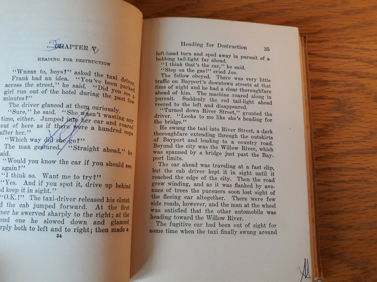 A Figure In Hiding By Franklin W. Dixon - Hardy Boys Mystery Stories, 1937
