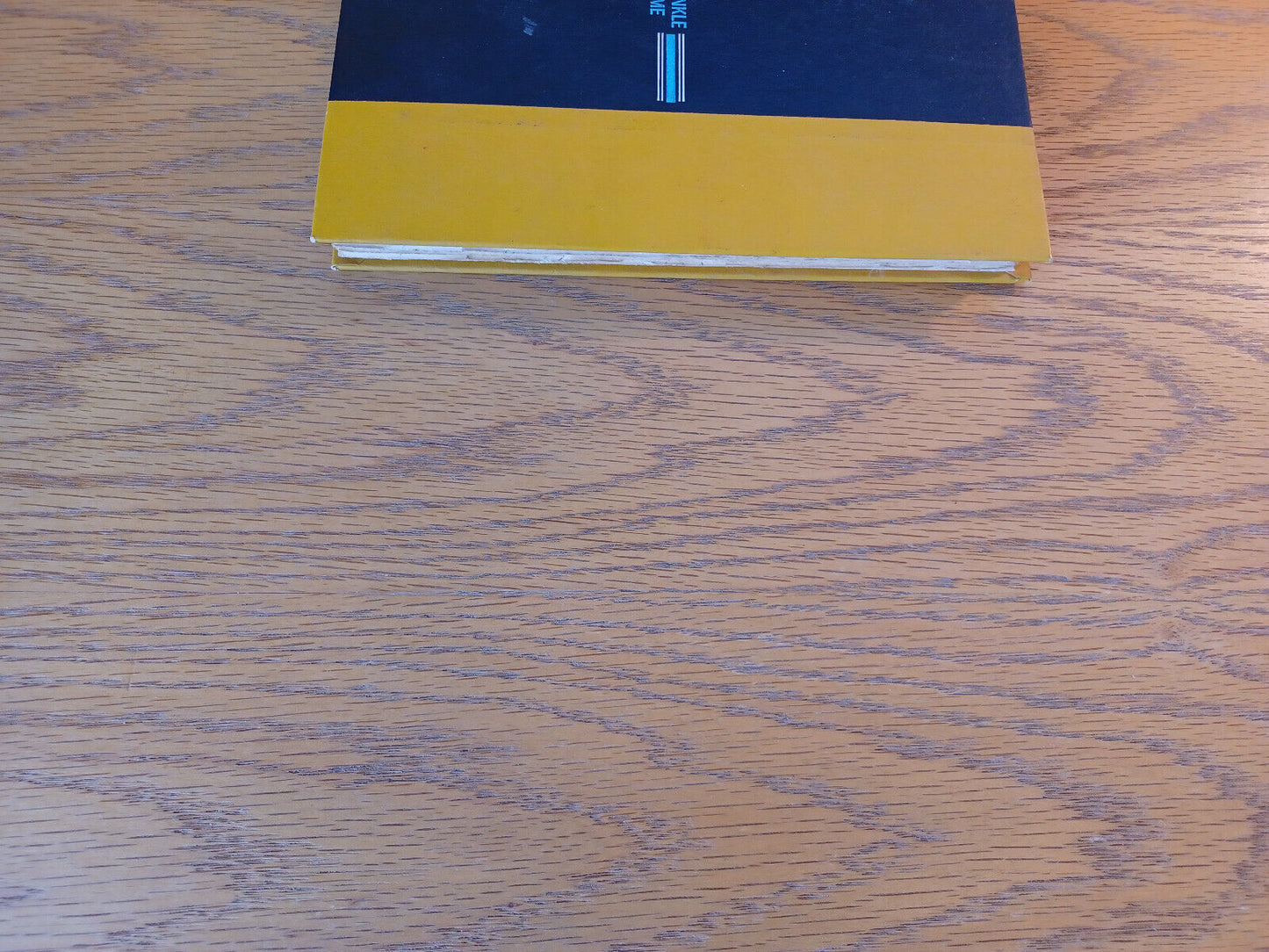 A Wrinkle In Time Madeleine L'engle 1963 Newbery Award Hardcover Farrar Straus A