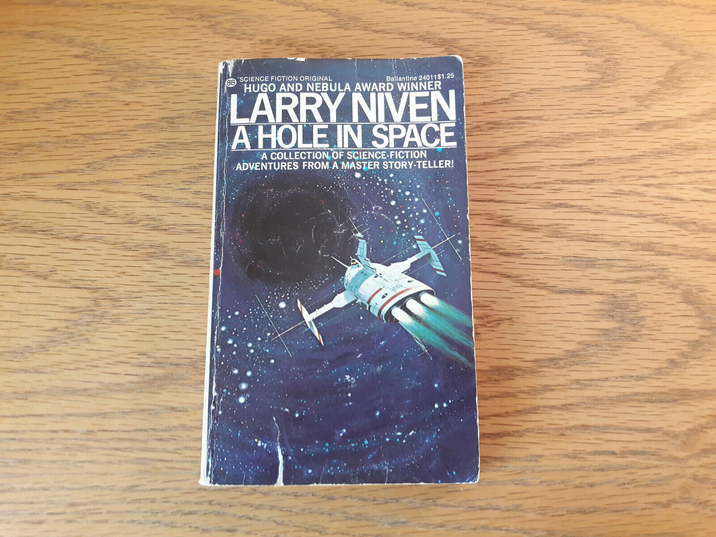A Hole In Space Larry Niven 1974 Ballantine Books Paperback