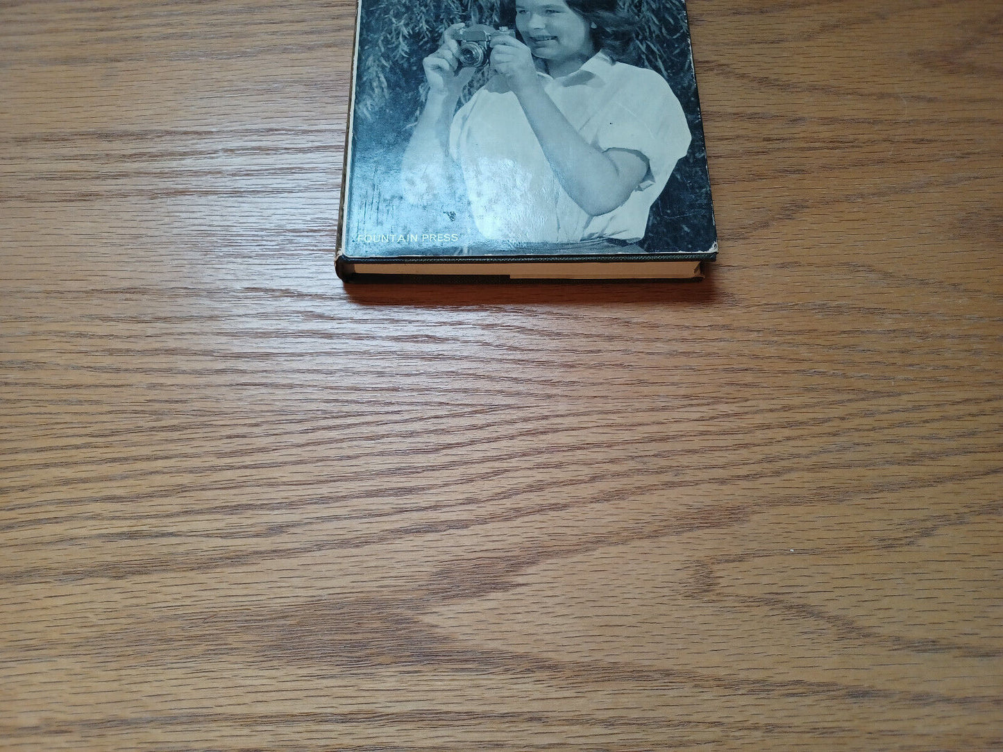 35 mm Single Lens Reflex Manual by G Gordon Bates 1964