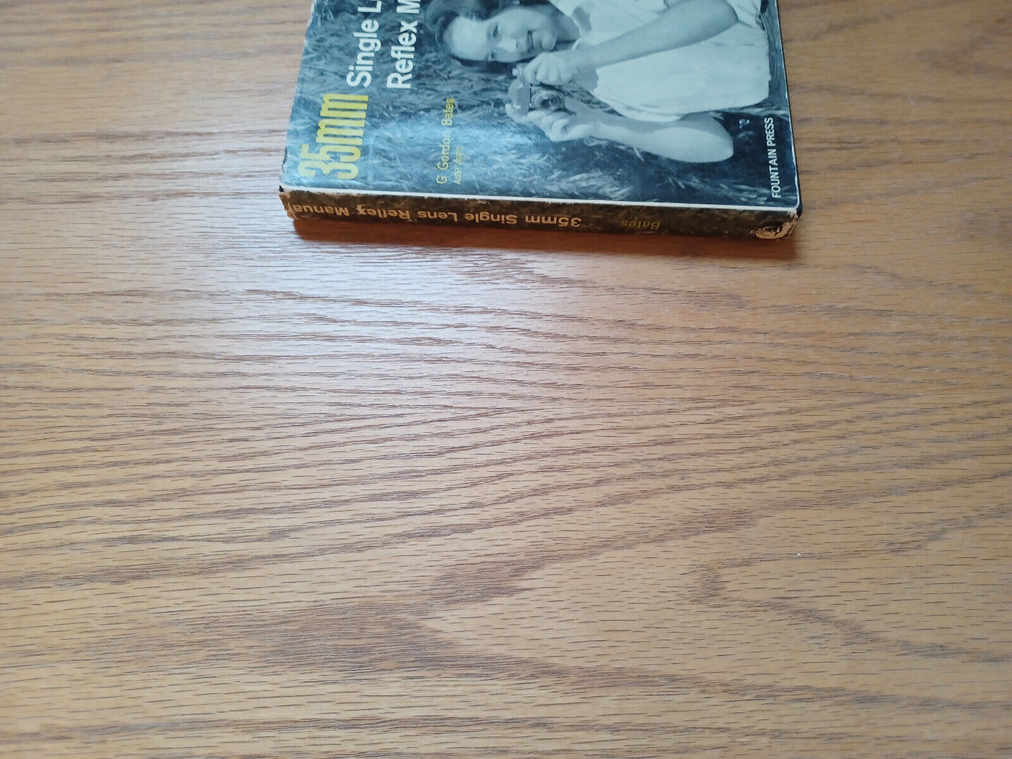 35 mm Single Lens Reflex Manual by G Gordon Bates 1964