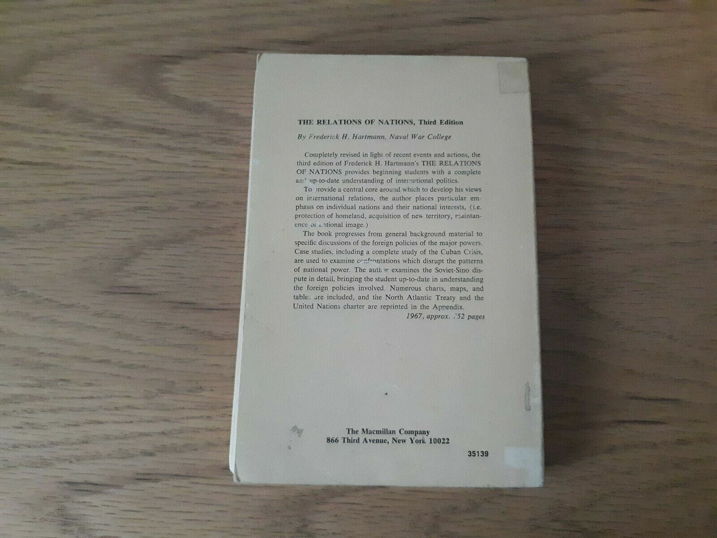 World in Crisis: Readings in International Relations 3rd Ed 1967 Frederick H. H
