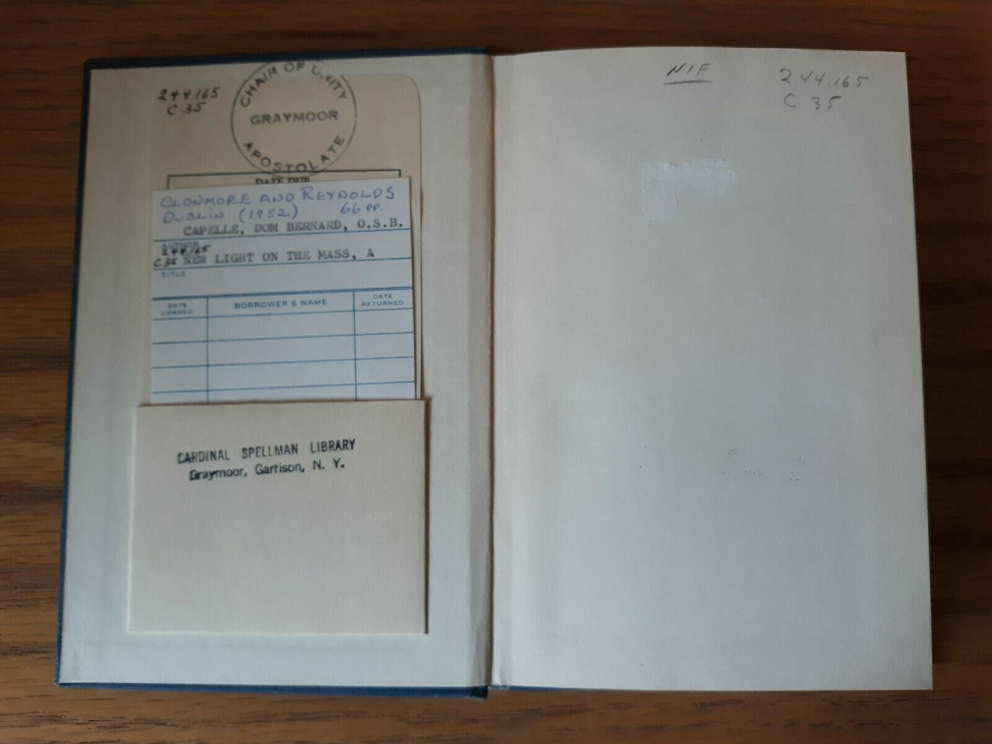 A new light on the Mass Hardcover 1961 by Bernard Capelle (Author)