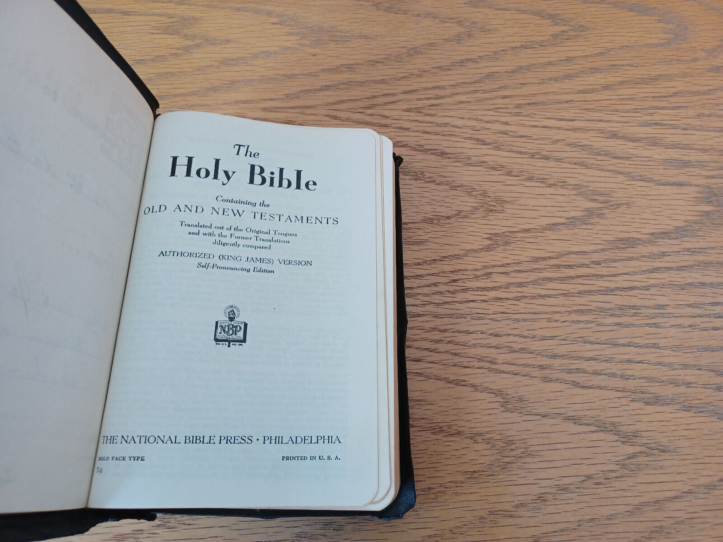 Holy Bible Self Pronouncing Authorized King James Version National Bible Press
