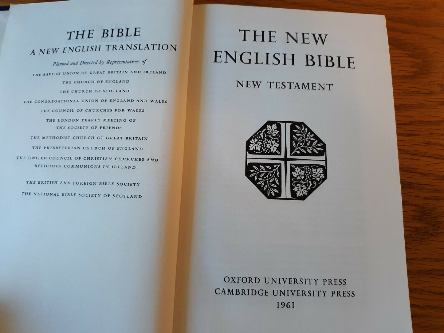 Holy Bible The New English Translation Bible New Testament 1961 Oxford Press