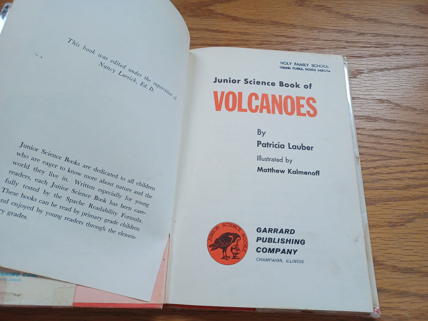 Volcanoes By Patricia Lauber 1965 Dust Jacket