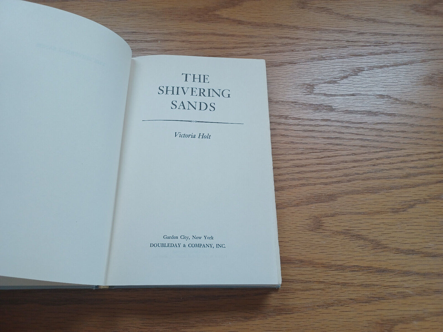 The Shivering Sands By Victoria Holt 1969