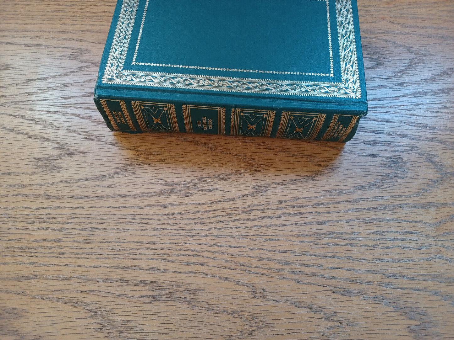 The Pickwick Papers Charles Dickens 1944 International Collectors Library