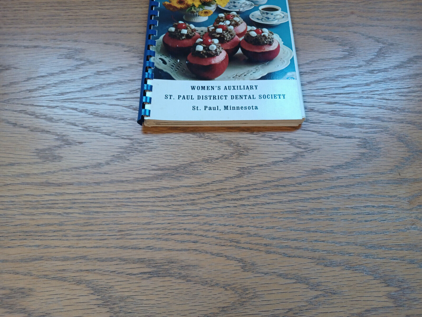 A Cook'S Tour Women'S Auxiliary St Paul District Dental Society 1976