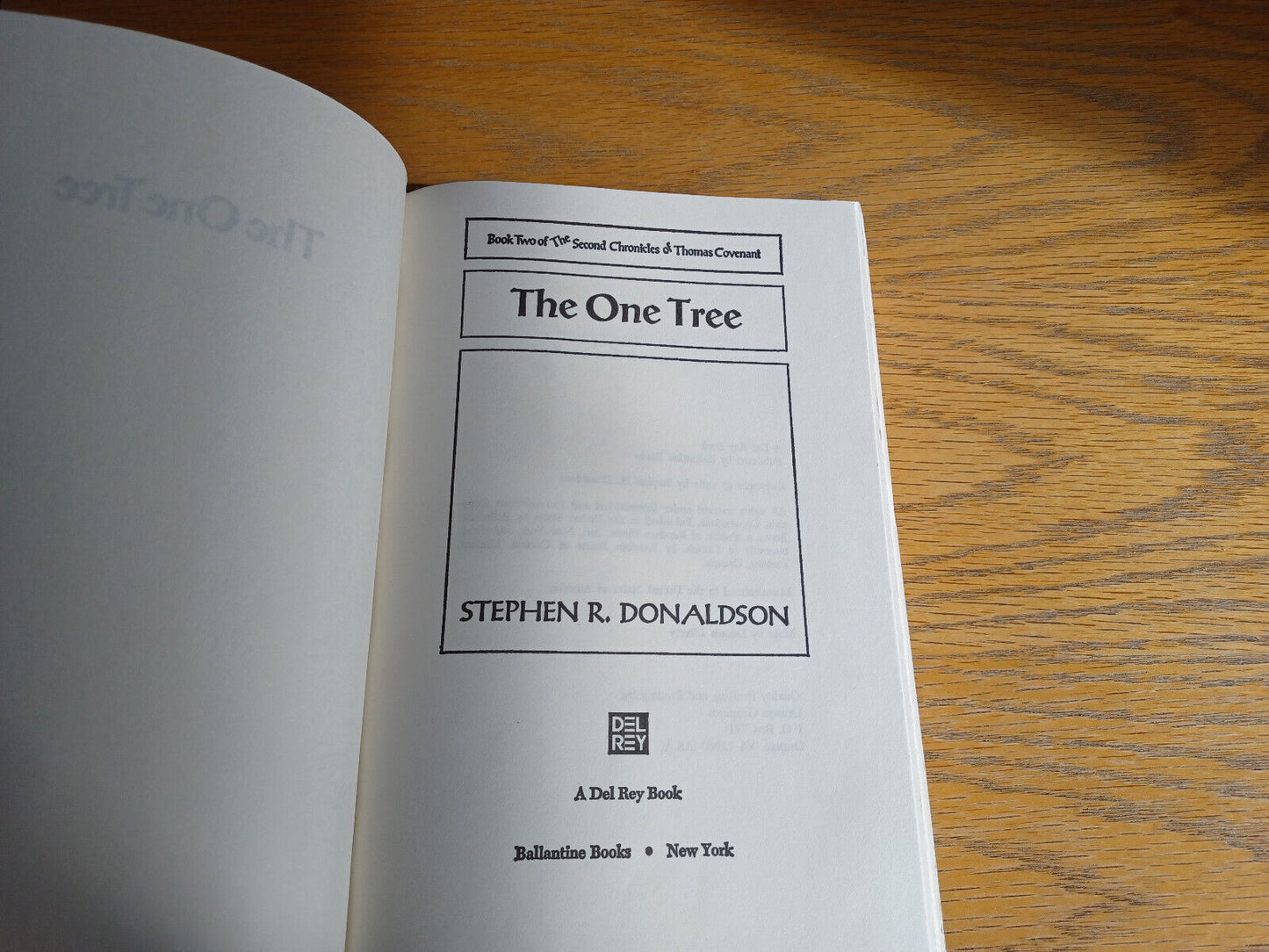 The One Tree Stephen R Donaldson 1982 Hardcover Dust Jacket Del Rey Book