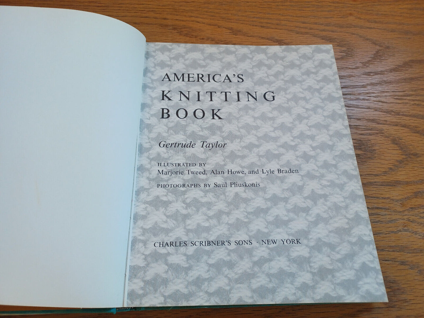 Americas Knitting Book By Gertrude Taylor 1968 Dust Jacket