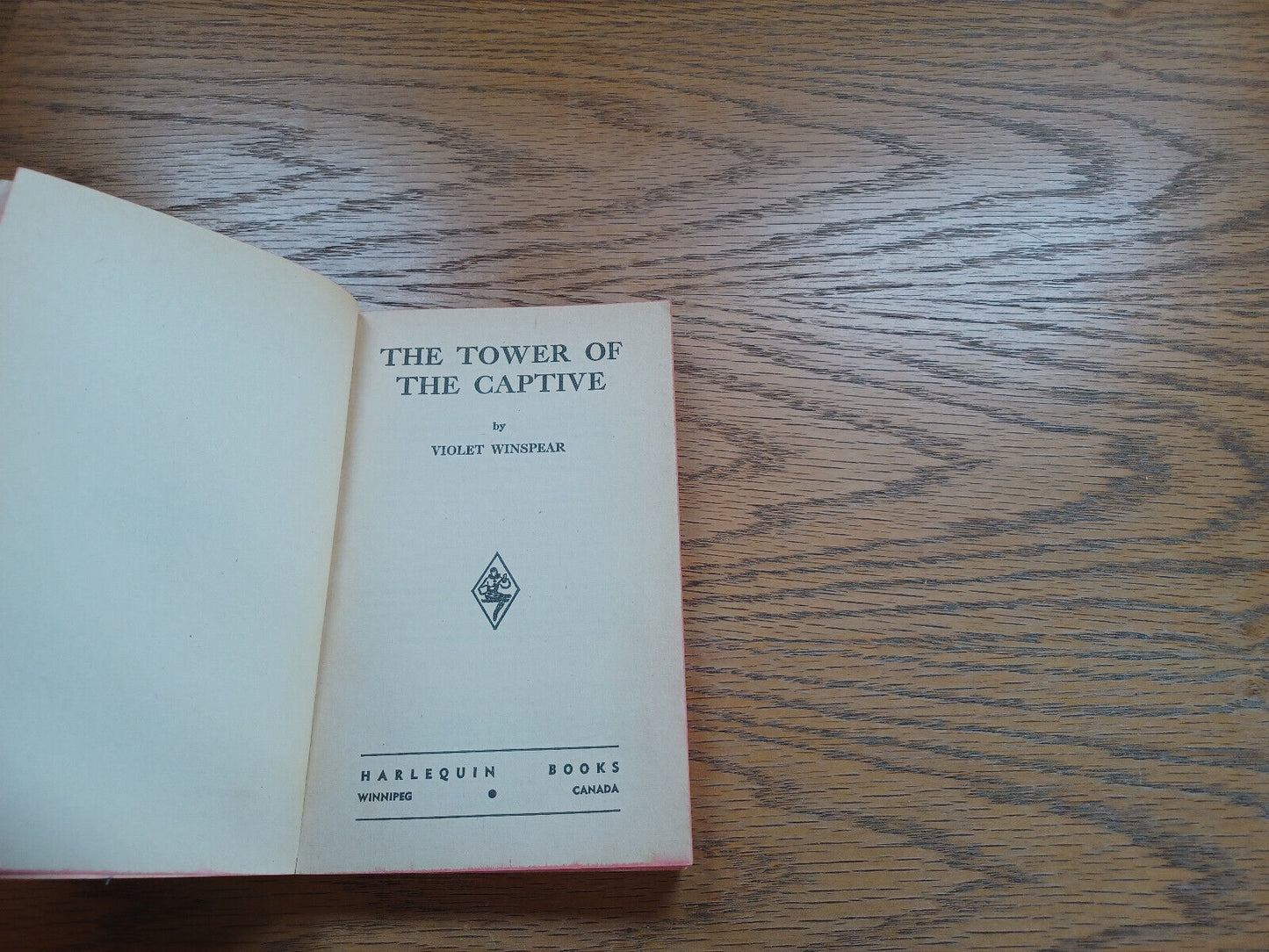 The Tower Of The Captive Violet Winspear 1967