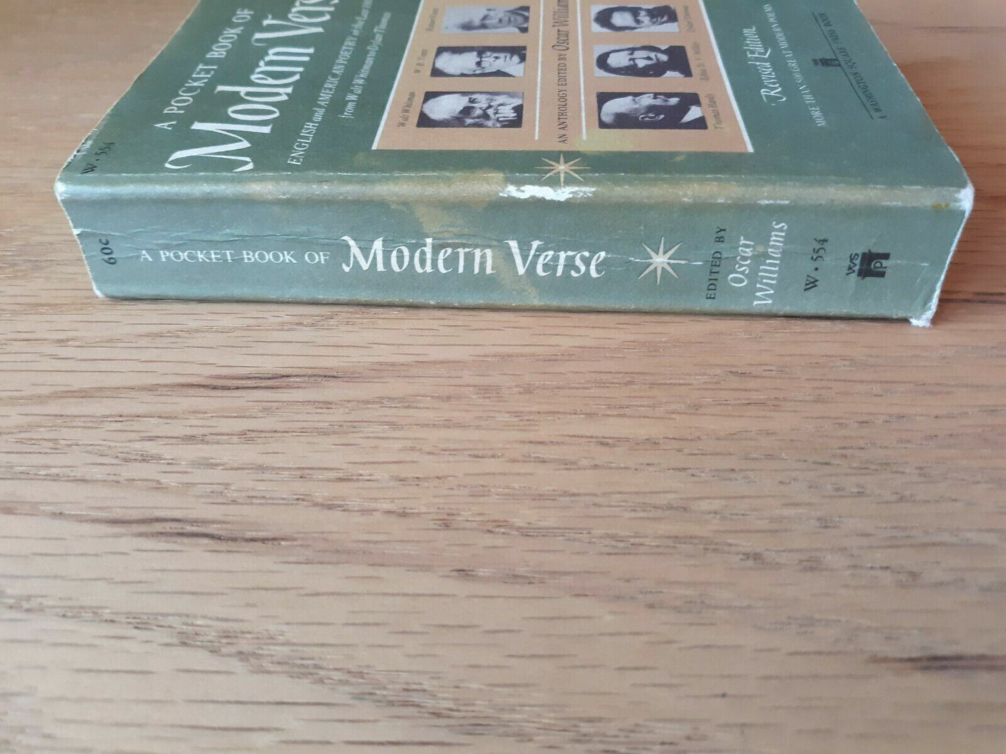 The Pocket Book of Modern Verse Revised Edition 1961 Paperback