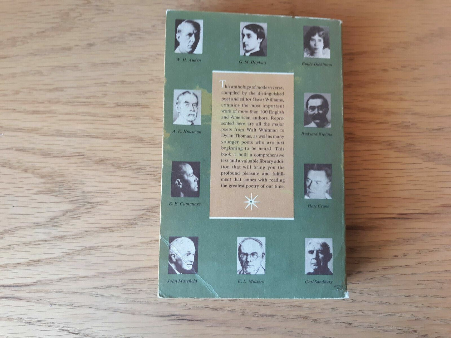 The Pocket Book of Modern Verse Revised Edition 1961 Paperback