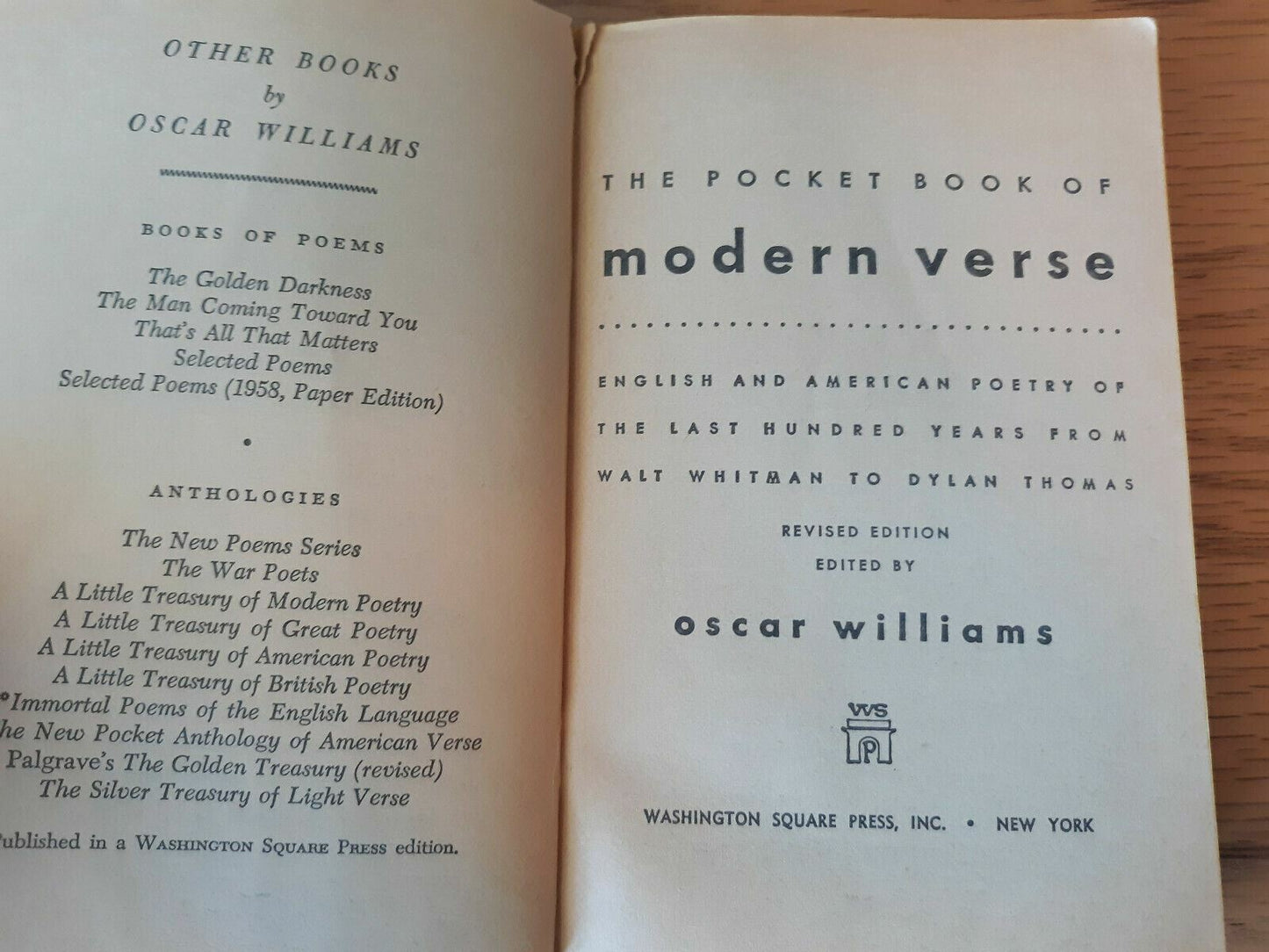 The Pocket Book of Modern Verse Revised Edition 1961 Paperback