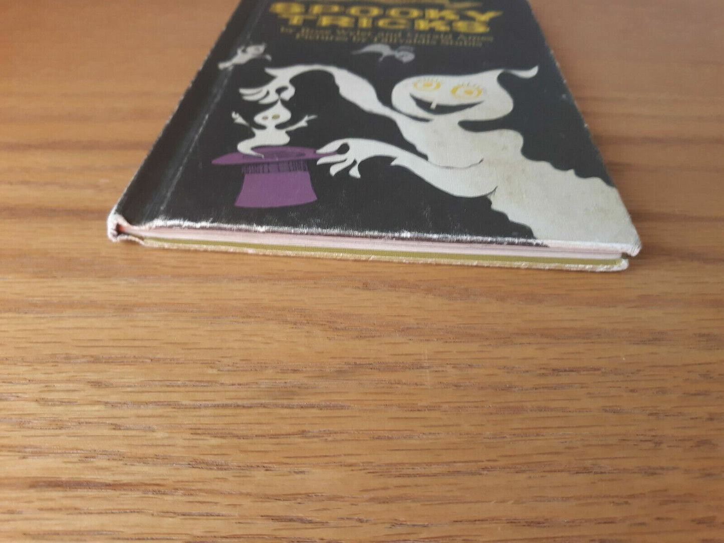 Vintage Book SPOOKY TRICKS Wyler /Ames Childs Book 1968 Hard Bound