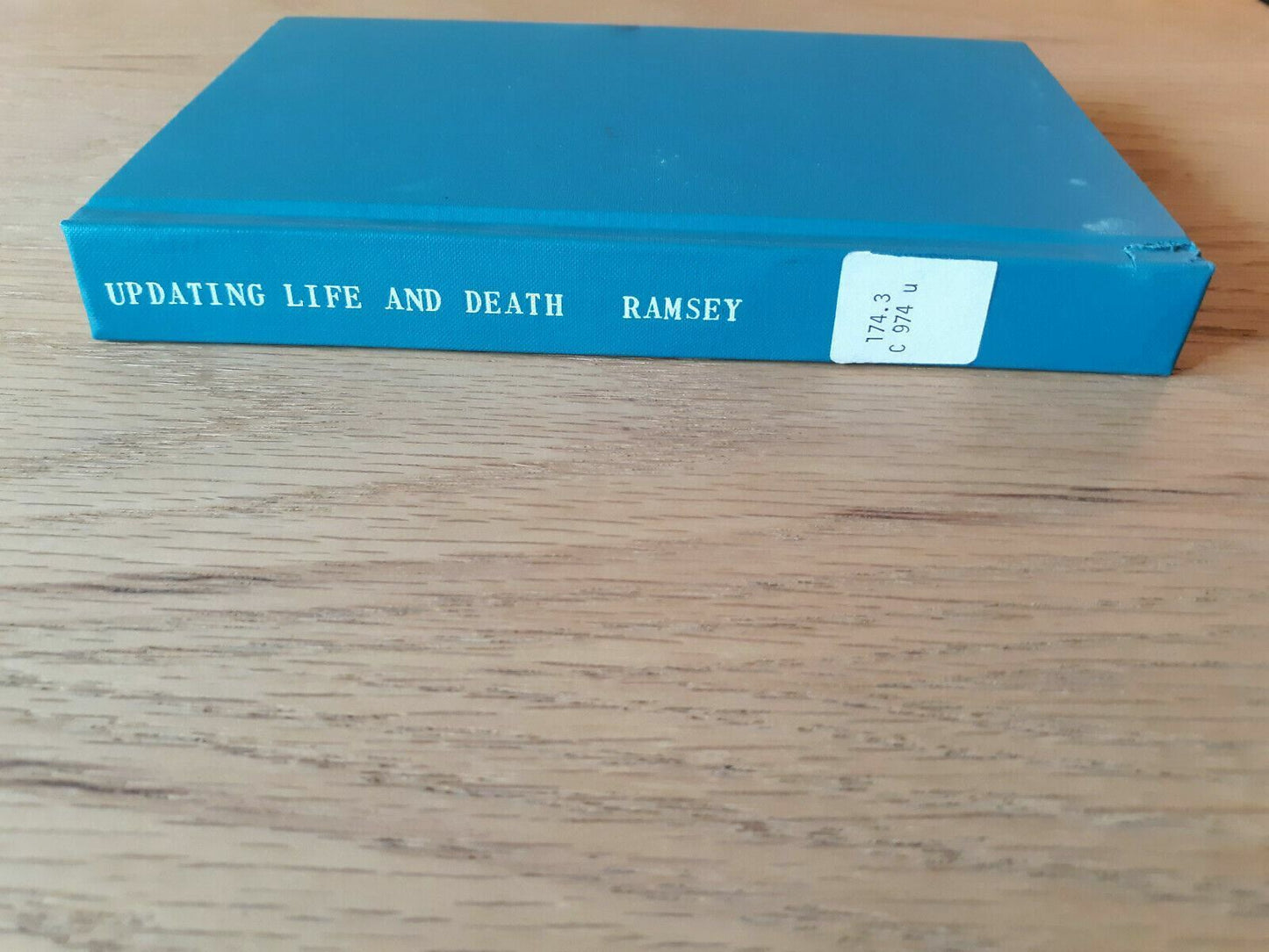 Updating Life and Death Essays in Ethics and Medicine Cutler, Donald R. 1969