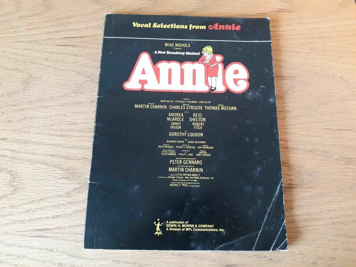 Vocal Selections From Annie Broadway Musical Excellent Sheet Music Songbook