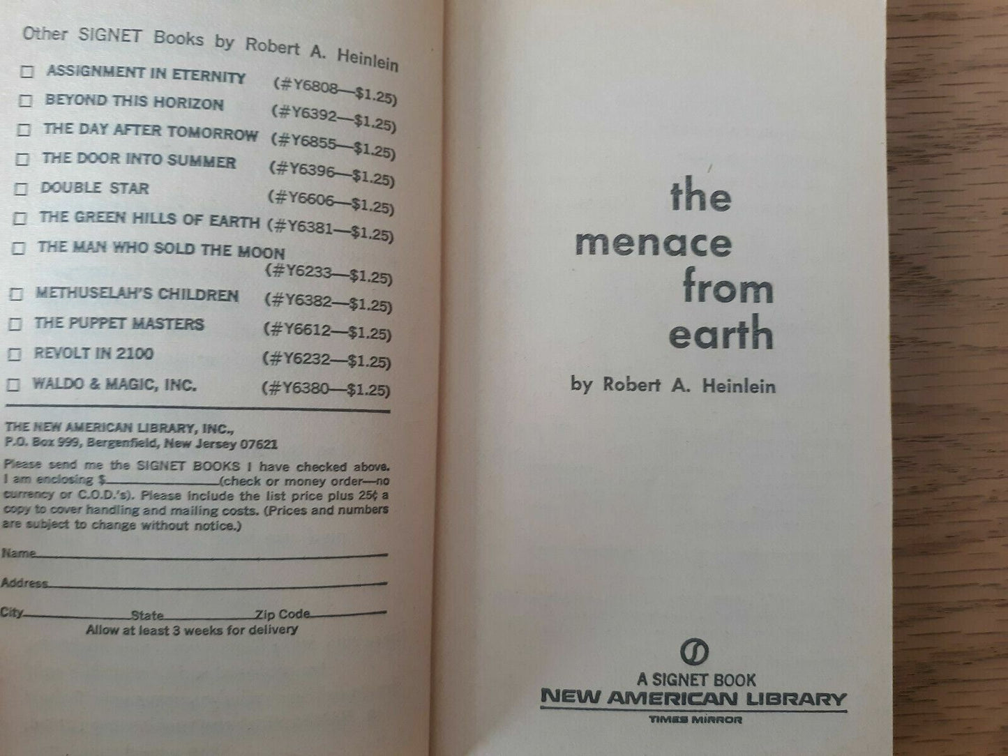 The Menace From Earth by Robert A. Heinlein Paperback 1962 Signet