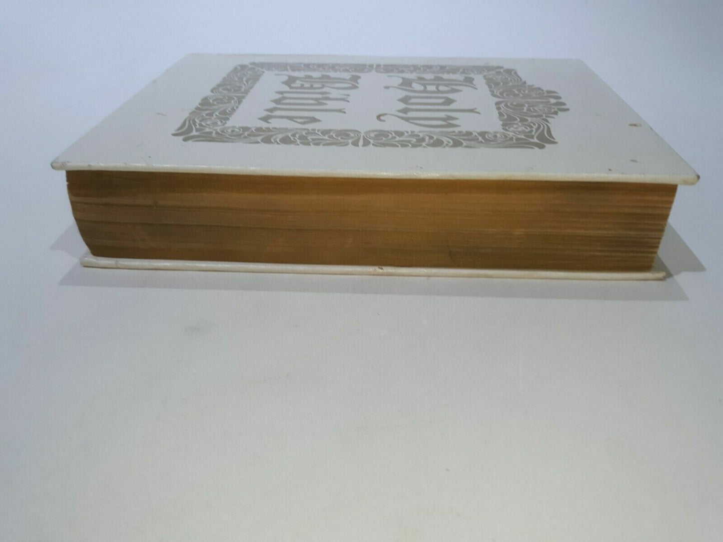 The Holy Bible King James Version Kedeka Publishers 1976