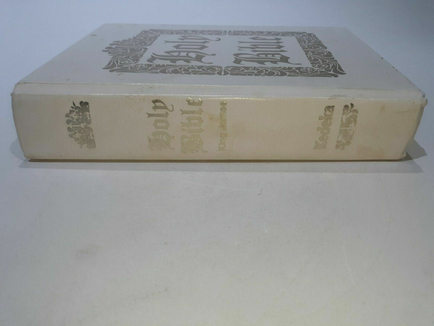 The Holy Bible King James Version Kedeka Publishers 1976