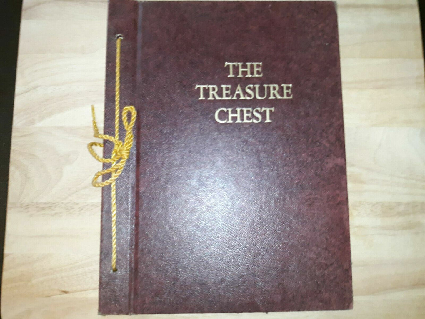 The Treasure Chest. Anthology of 1064 Quotations, Poems Prayers,1965