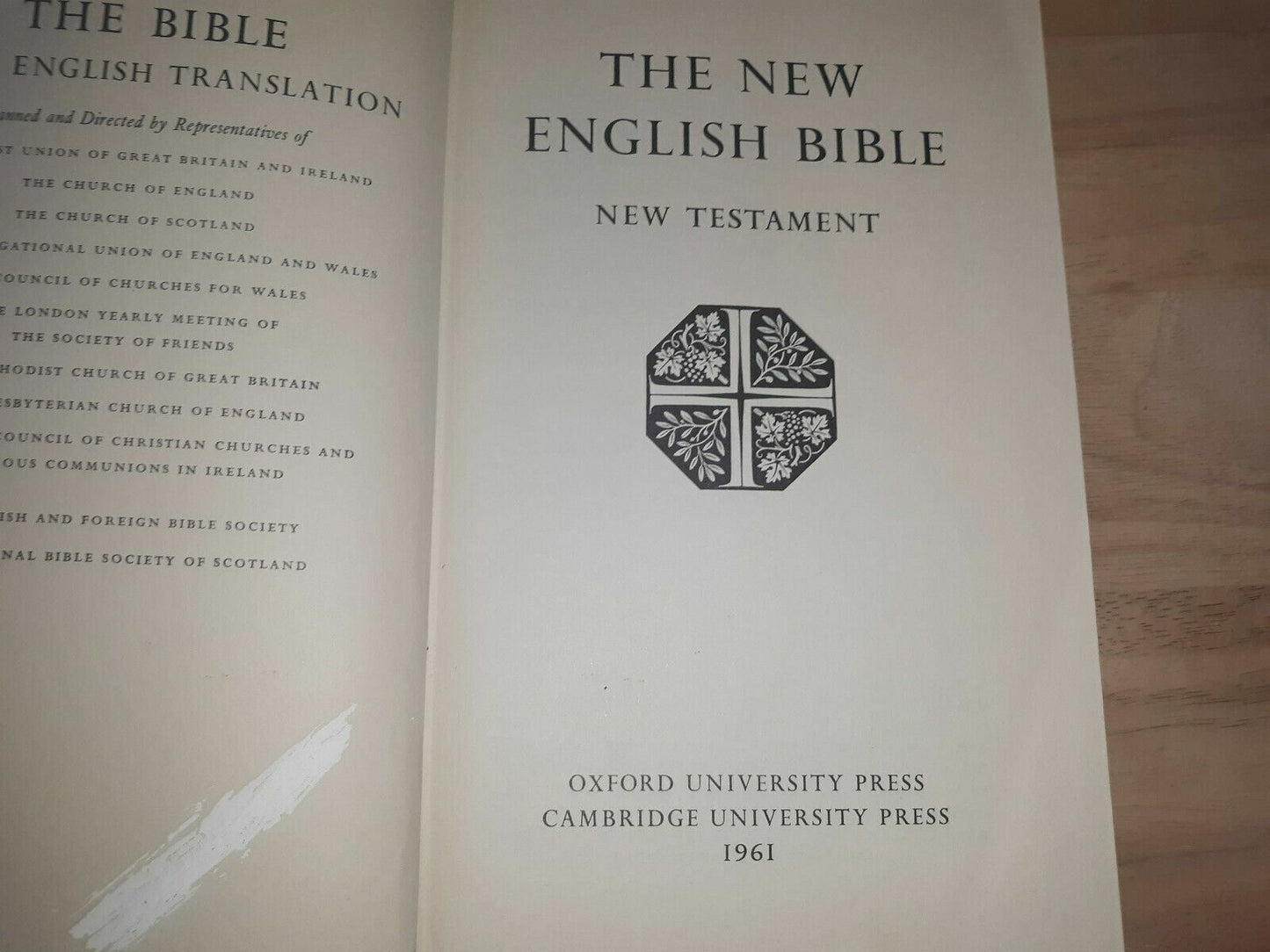 Vintage 1961 The New English Bible New Testament, Oxford Cambridge