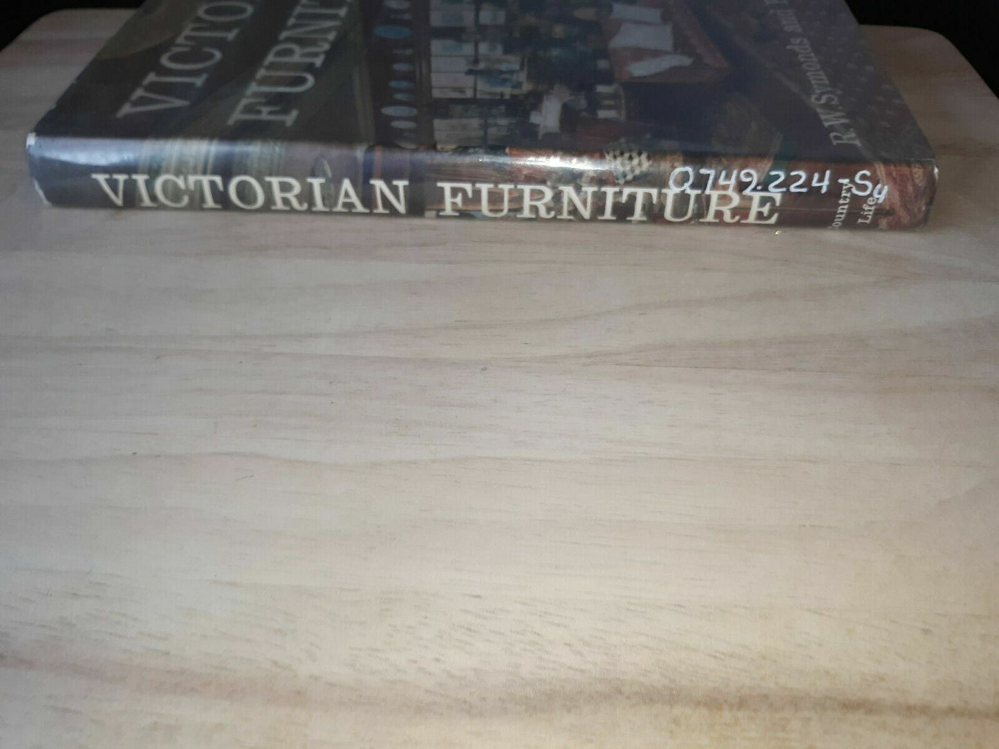 Victorian Furniture (R.W. Symonds & B.B. Whineray - 1965)