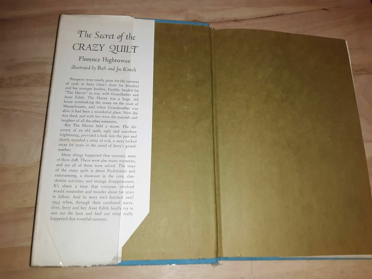 The Secret of the Crazy Quilt by Florence Hightower 1972 HC/DJ