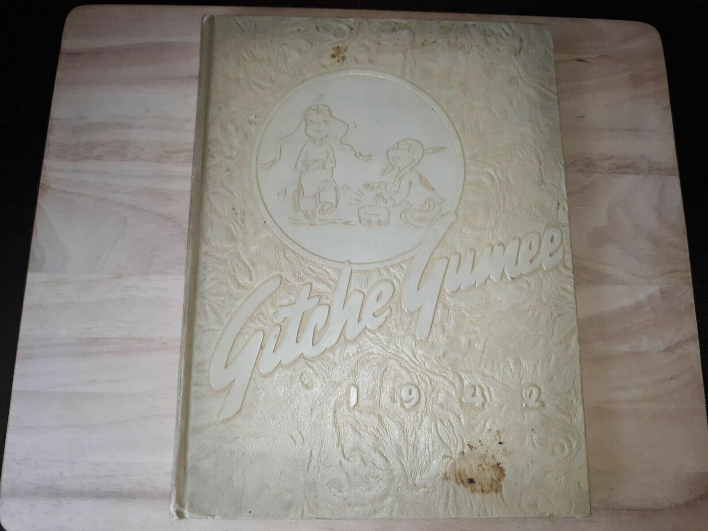 University of Wisconsin Superior - Gitche Gumee Yearbook 1942