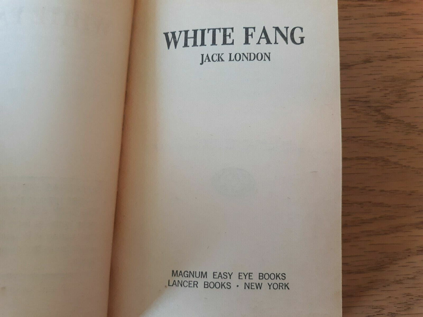 White Fang/Jack London/1968 paperback Magnum Easy Eye Books