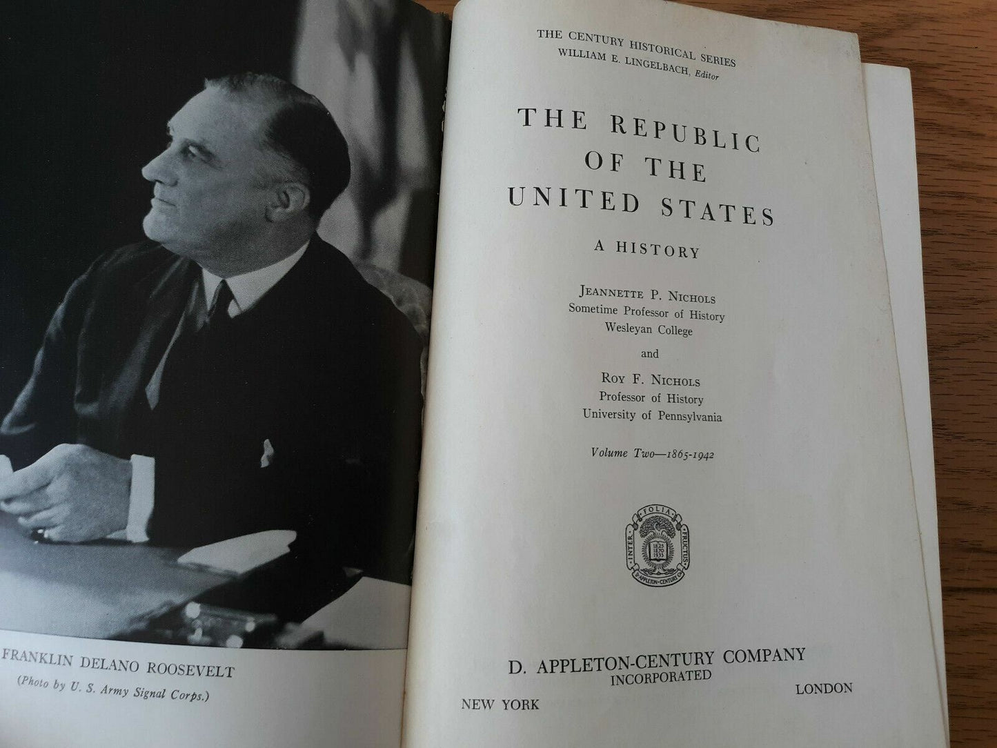 The Republic of the United States (Volume 2) 1865-1942 Hardcover 1942