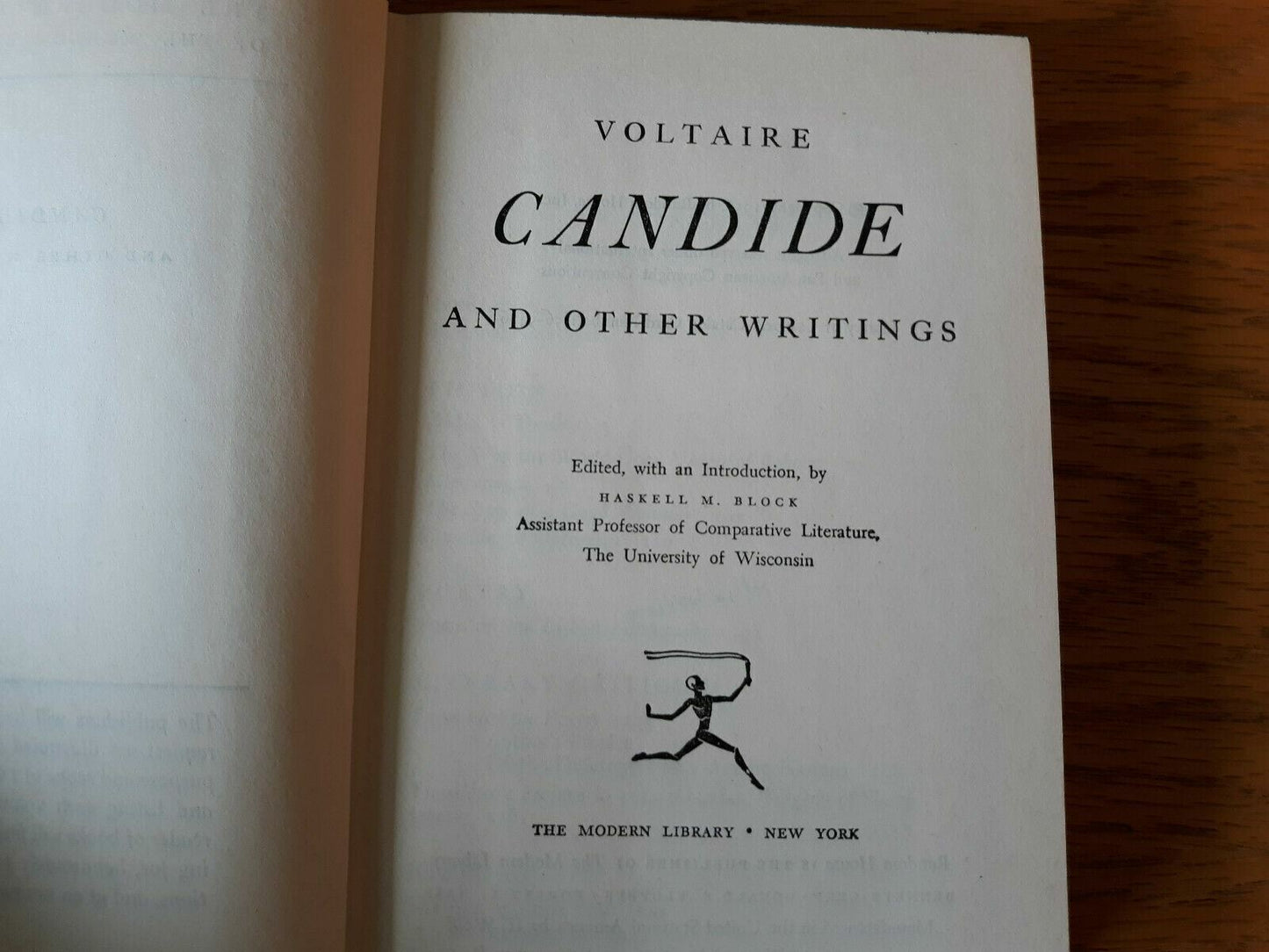 Voltaire Candide and Other Writings Modern Library 1956