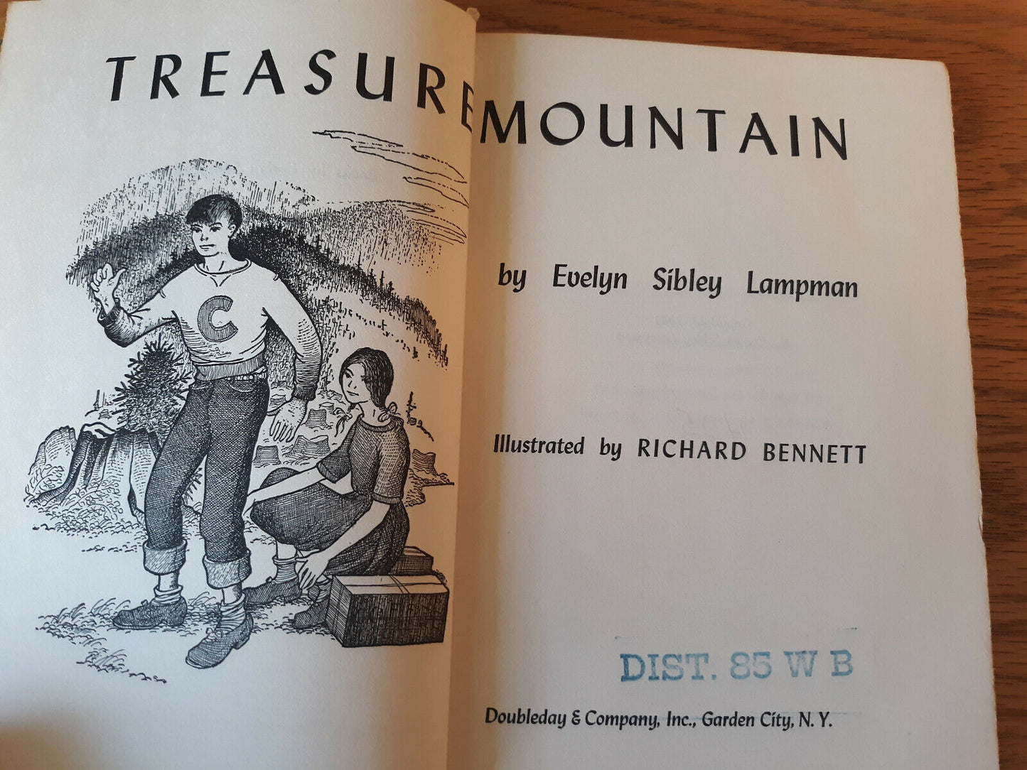 Treasure Mountain Evelyn Sibley Lampman 1949 Hardcover Doubleday