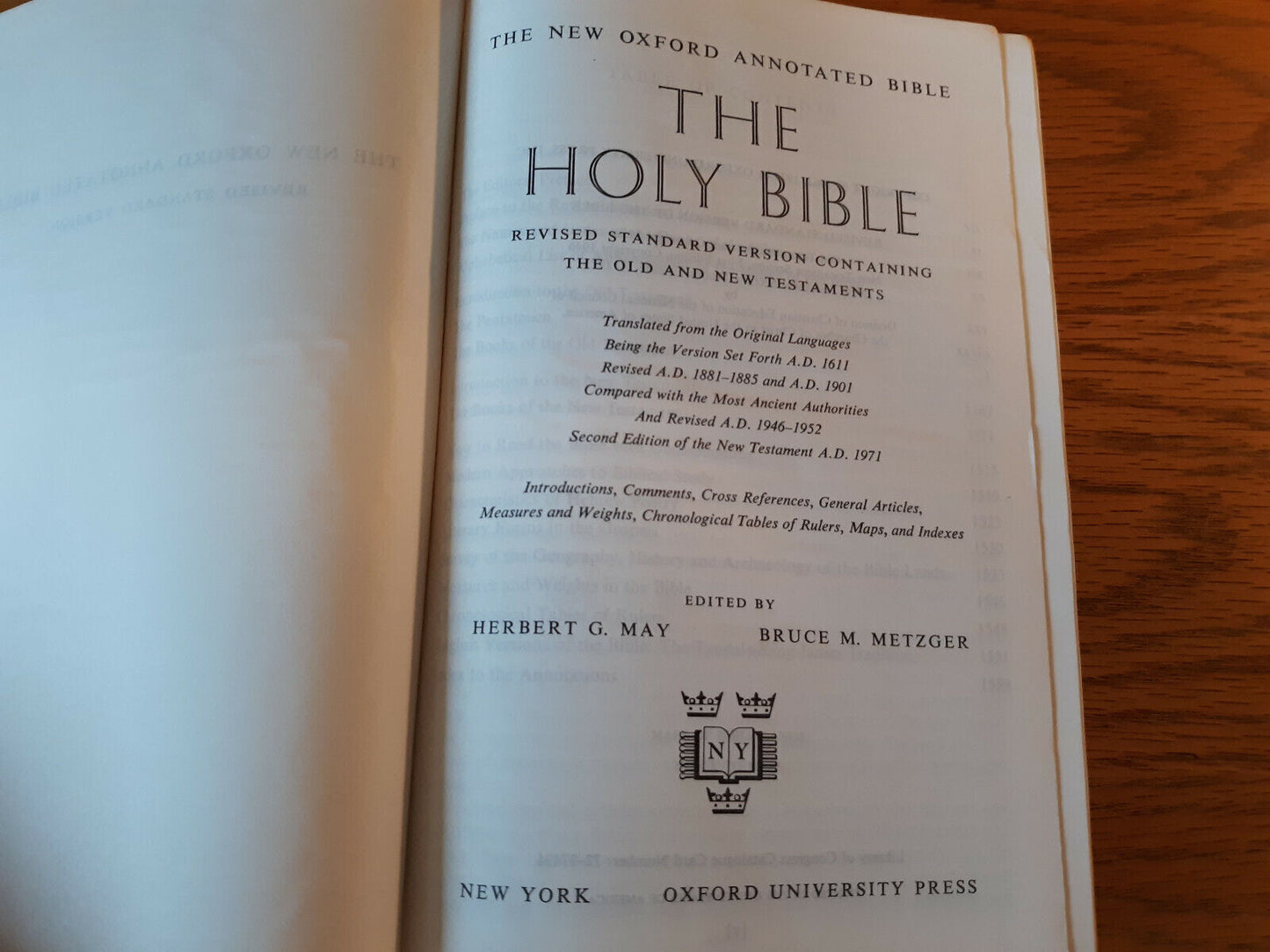 The New Oxford Annotated Bible The Holy Bible,Revised Standard Version,HC-1973