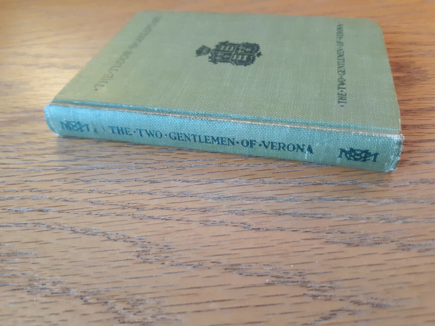 The Tudor Shakespeare The Two Gentlemen Of Verona Hardcover Macmillan