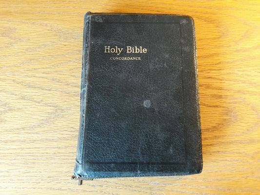 Vintage Holy Bible Concordance KJV World Publishing, Zipper, Red Letter