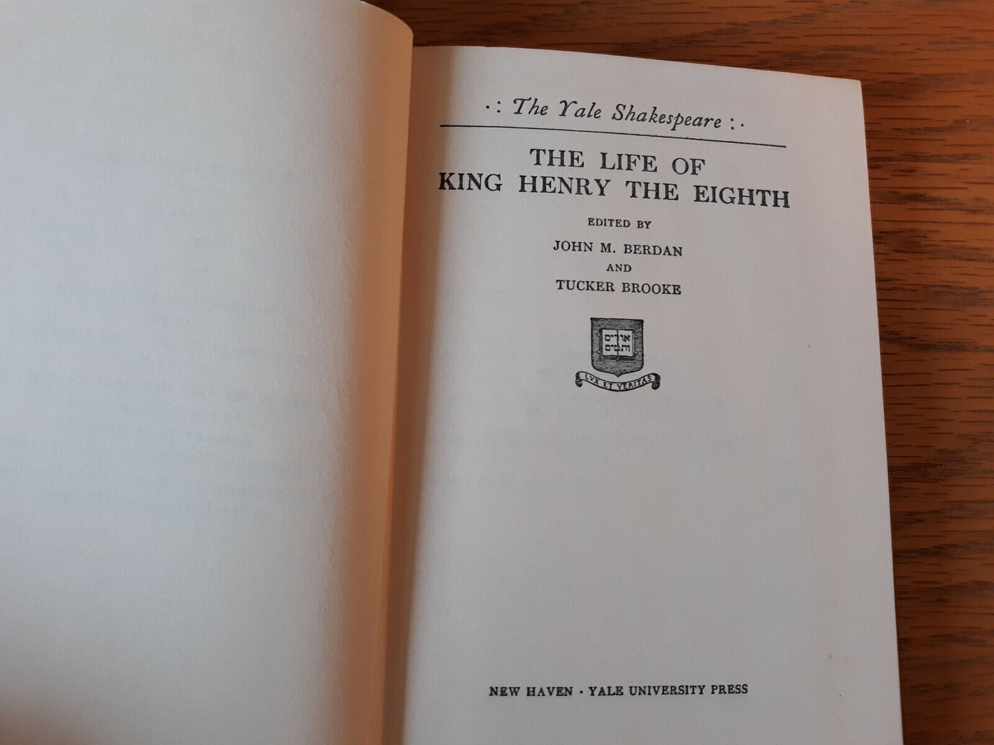 The Yale Shakespeare Hardcover The Life of King Henry The Eighth 1959